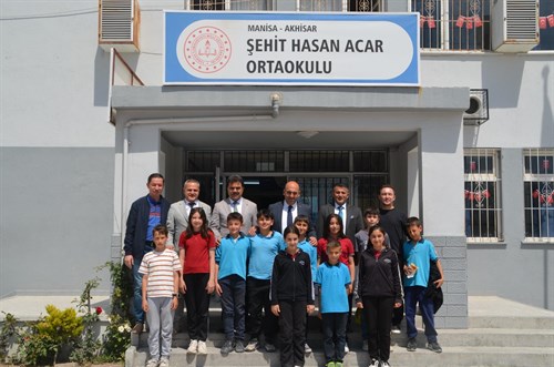 Kaymakamımız Sayın Mustafa CAN, Şehit Hasan ACAR Ortaokulunu Ziyaret Ederek Öğrenci ve Öğretmenlerle Sohbet Etti.