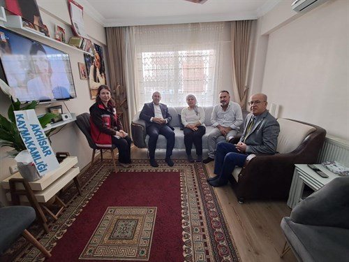 Kaymakamımız Sayın Mustafa CAN, Şehit Ailelerini ve Koruyucu Aileleri Ziyaret Ederek 8 Mart Dünya Kadınlar Gününü Kutladı.